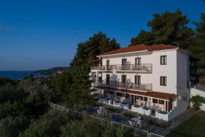 vassilias beach hotel Skiathos Greece