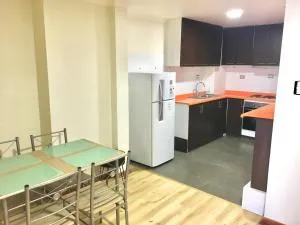 Departamento completo 40 mts2 - 2 habs y 1 futón - Centro Tomé - 5 personas max - Edificio Don Francisco - Juan Chico