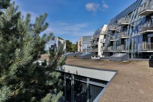 By The Sea Apartments With Underground Parking