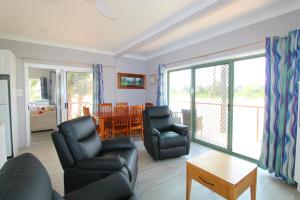 Beachfront 6 25 Willow Street