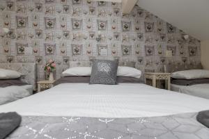 Family Room (2 Adults + 2 Children) room in The Carlton
