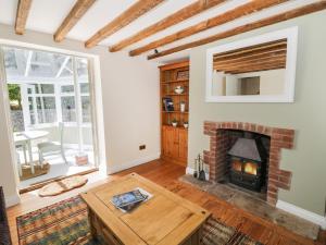 Blenheim Edge, The Causeway