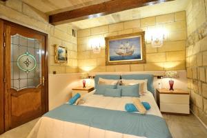 Luxurious Valletta House of Character by The Sea