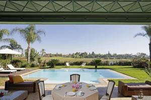 Villa MEZIANE avec piscine privée en première ligne du golf dAmelkis