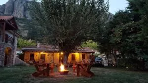 Theopetra Home - Longá