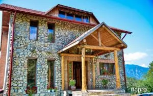 Casa din Piatra - Ţuţuleşti