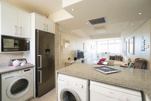 Sea La Vie Umhlanga - Direct Beach Access by WhereToGo