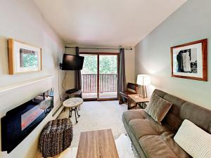 5 Ernie Blake Rd Condo The Powderhorn #404