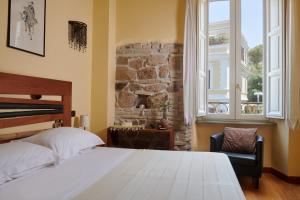 Palm Gallery Hotel