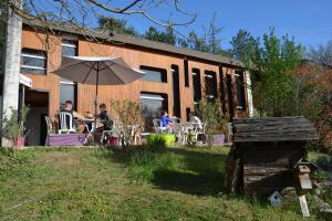 Camping - Village Vacances Familial à Prayssac au coeur du vignoble Lotois