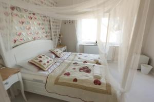 Deluxe Double Room with Shower room in Villa Harmónia