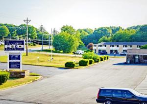 Flagship Inn & Suites