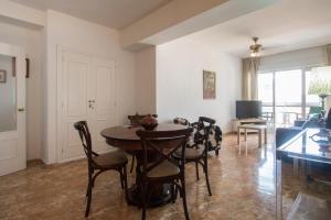 Alicante central and beach side apartment