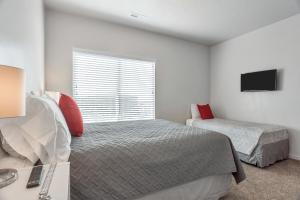 Spacious & New Guesthouse in OremProvo