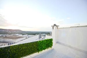 Scirocco Apartment with terrace by Wonderful Italy