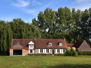 Maisons de vacances Attractive Holiday Home in Saint Omer with Wellness Centre : photos des chambres