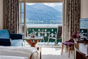 Double Room with Balcony and Lake View room in Hotel Peter