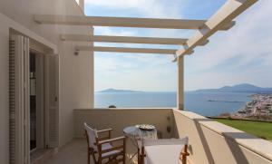 Villa Itis Luxury Suite with Balcony, Panoramic View & Jacuzzi