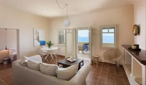 Villa Itis Luxury Suite with Balcony, Panoramic View & Jacuzzi - Áyios Nikólaos