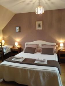 B&B / Chambres d'hotes LE TERTRE : Chambre Double avec Salle de Bains Privative