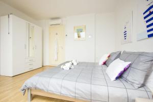 West Coast luxury apartment