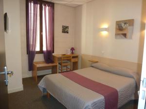 Hotels Hotel Concorde - Rodez Centre Ville : photos des chambres