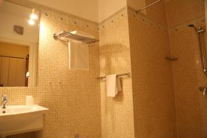 Hotel De France photo 24
