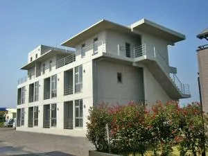 SR Mansion - 西之表市