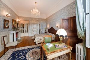 Hotels Chateau De Picomtal : photos des chambres