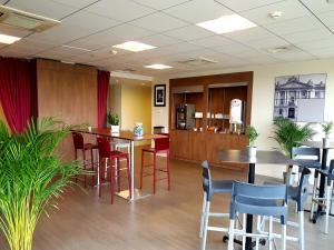 Hotels Campanile Toulouse Balma - Cite de l'Espace : photos des chambres