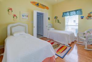 Holiday Home room in Cotton Candy