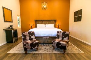 Amber Suite room in Creekside Inn Sedona