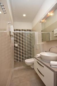 Apartments by the sea Pisak, Omis - 7519