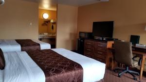 Queen Room room in Forks Motel