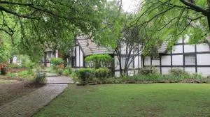 Millgate Midlands Retreat - Curryʼs Post