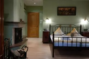 VillaMirage - Stare Repty