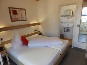 Economy Double Room room in H41 Inn Hotel Garni Freiburg