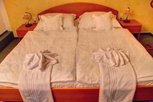 Double Room with Garden View room in BIRDIE Pension & Wellness