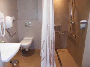 Hotels Hotel Saint-Pierre : Chambre Double Confort