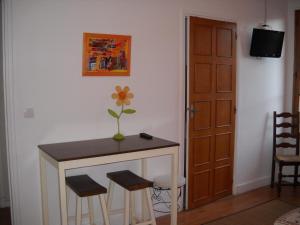 Hotels Hotel du Commerce : photos des chambres