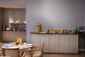 Hotels Le Littre : photos des chambres