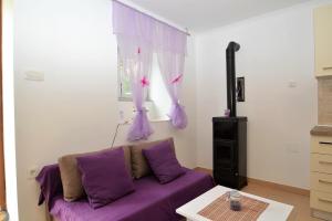 Apartment Hrasta 