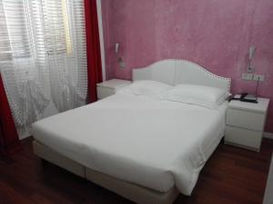Double Room Single Use room in Hotel Malpensafiera