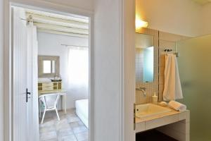 amazing sea view luxury villa for 6 guests Paros Greece