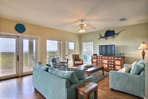 Four-Bedroom House room in Ocean Oasis Home