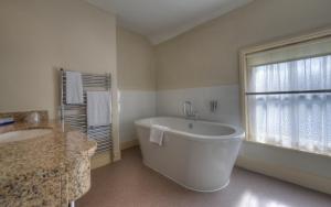 Dog & Partridge by Chef & Brewer Collection