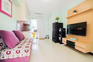 Cozy 2BR Bassura City Apartment By Travelio