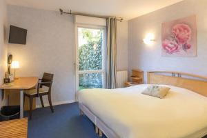 Hotels Logis Le Moulin De la Soriniere : Chambre Double - Vue sur Jardin