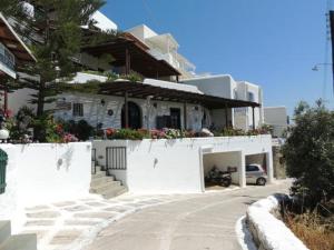 Studios Manos Flora Myconos Greece