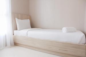 Splendor Pool View 2BR Elpis Residence Apartment By Travelio